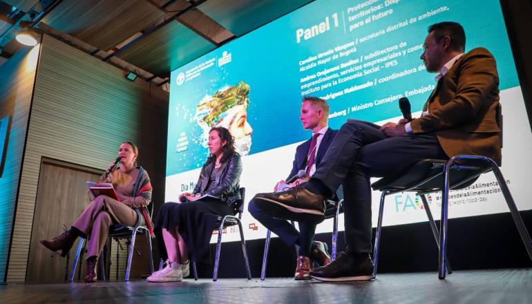 Panel sobre el agua en la Universidad de la Salle